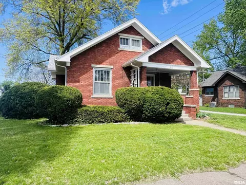 216 E Pierce St, Macomb, IL 61455 photo 32