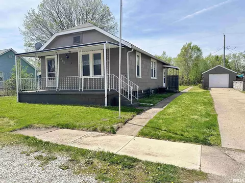 205 1st St, South Pekin, IL 61564