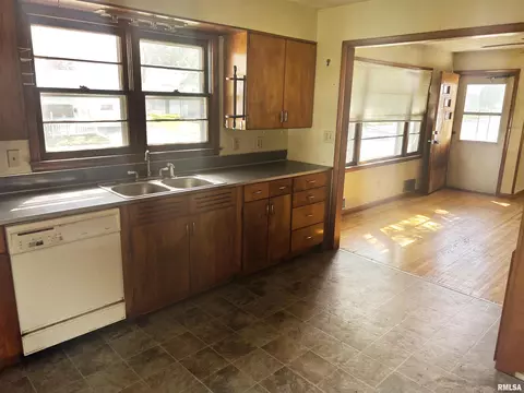 443 E Gridley St, Bushnell, IL 61422 photo 5