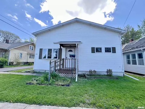 2016 W Sherman Ave, West Peoria, IL 61604