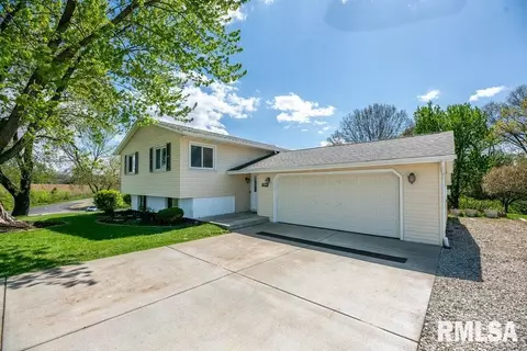 10274 W Lake Camelot Dr, Mapleton, IL 61547