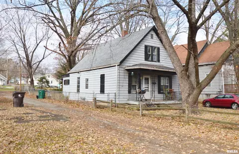 2207 NE Madison Ave, Peoria, IL 61603