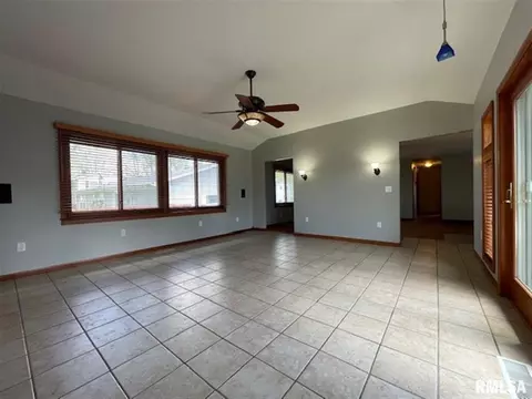 1118 Bobby Ave, Macomb, IL 61455 photo 5