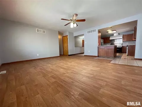 1118 Bobby Ave, Macomb, IL 61455 photo 7