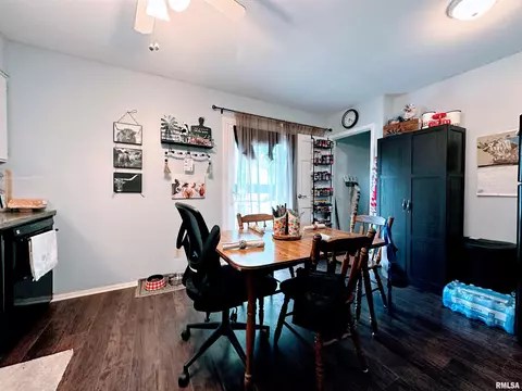 2329 Sutherland Rd, Springfield, IL 62702 photo 9
