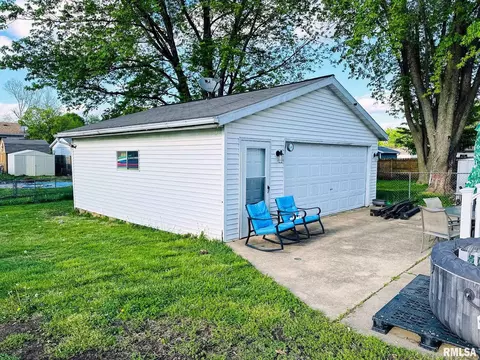 2329 Sutherland Rd, Springfield, IL 62702 photo 2