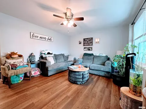 2329 Sutherland Rd, Springfield, IL 62702 photo 4