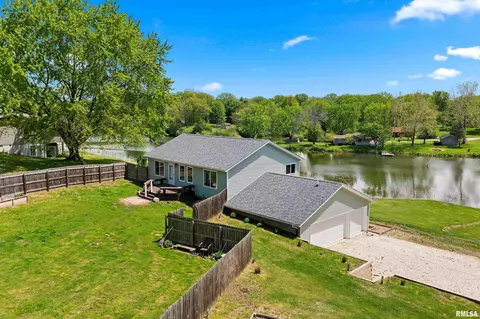16135 E Blackfoot Dr, Cuba, IL 61427