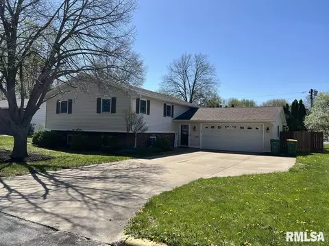 845 W Chase St, Macomb, IL 61455