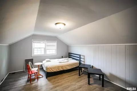 Bedroom - 208 E Pine St, Metamora, IL 61548 photo 2 of 5
