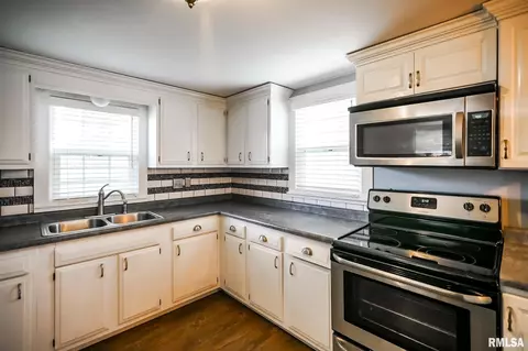 Kitchen - 208 E Pine St, Metamora, IL 61548 photo 13 of 13