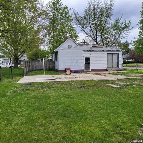 1058 Elm St, Canton, IL 61520 photo 6