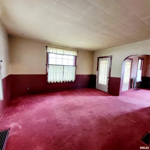 1058 Elm St, Canton, IL 61520 photo 21