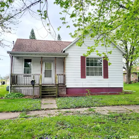 1058 Elm St, Canton, IL 61520