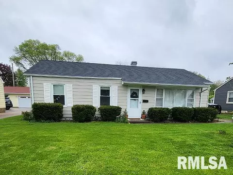 805 S Farnham St, Galesburg, IL 61401