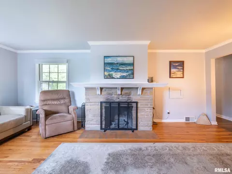 700 Crestview Dr, Washington, IL 61571 photo 8
