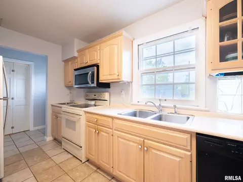 700 Crestview Dr, Washington, IL 61571 photo 14