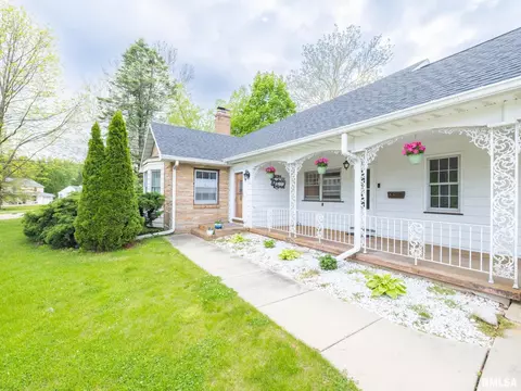 700 Crestview Dr, Washington, IL 61571 photo 3