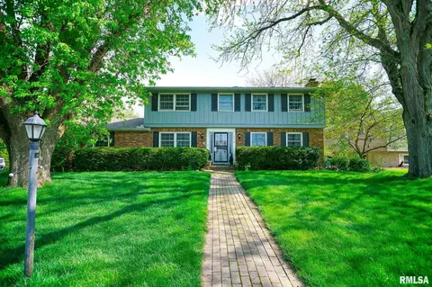 1530 W Woodside Dr, Dunlap, IL 61525