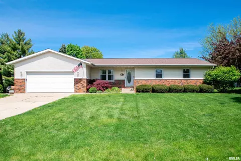 105 Vonachen Ct, East Peoria, IL 61611
