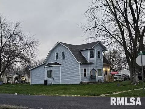 402 E Oakley St, Glasford, IL 61533