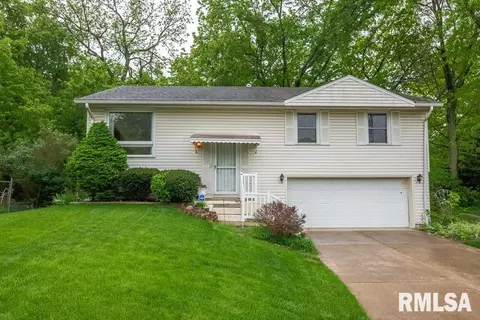2330 W Winnebago Dr, Peoria, IL 61614