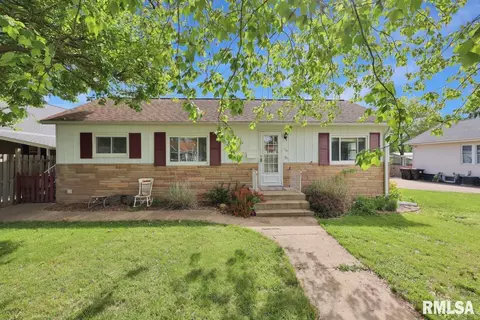 1512 N Logan St, Chillicothe, IL 61523