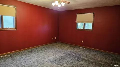 1671 E Myrtle St, Canton, IL 61520 photo 14