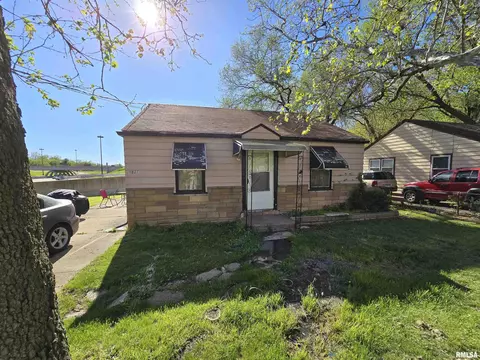 1627 N Valley Ave, Peoria, IL 61604