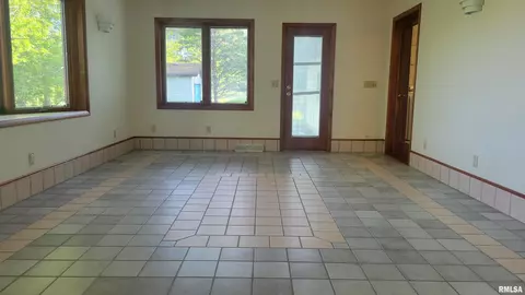 Living - 1403 Carolbeth Ave, Macomb, IL 61455 photo 1 of 2