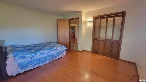 Bedroom - 1403 Carolbeth Ave, Macomb, IL 61455 photo 3 of 4