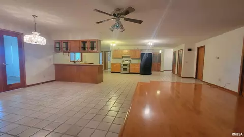 Entry Way - 1403 Carolbeth Ave, Macomb, IL 61455 photo 1 of 1
