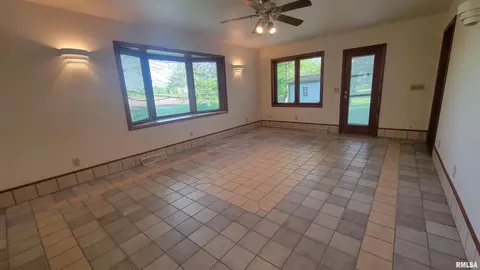 Living - 1403 Carolbeth Ave, Macomb, IL 61455 photo 2 of 2