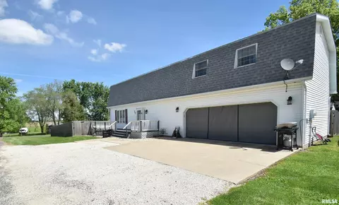 308 N Oak St, Glasford, IL 61533