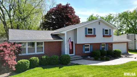 Exterior - 412 Edgewood St, Morton, IL 61550 photo 7 of 11