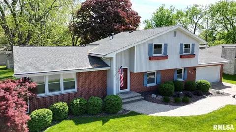 Exterior - 412 Edgewood St, Morton, IL 61550 photo 8 of 11