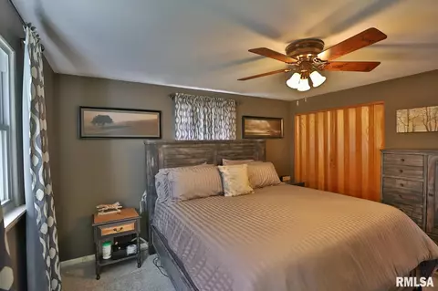 Bedroom - 412 Edgewood St, Morton, IL 61550 photo 2 of 9