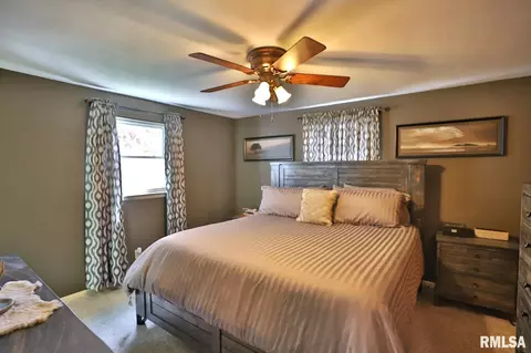Bedroom - 412 Edgewood St, Morton, IL 61550 photo 1 of 9