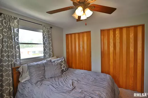 Bedroom - 412 Edgewood St, Morton, IL 61550 photo 6 of 9