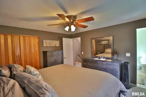 Bedroom - 412 Edgewood St, Morton, IL 61550 photo 3 of 9