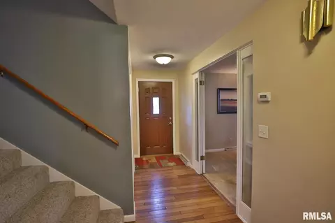 Entry Way - 412 Edgewood St, Morton, IL 61550 photo 1 of 1