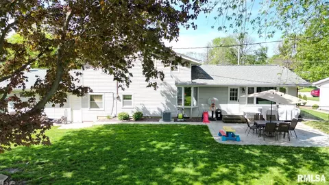 Exterior - 412 Edgewood St, Morton, IL 61550 photo 9 of 11