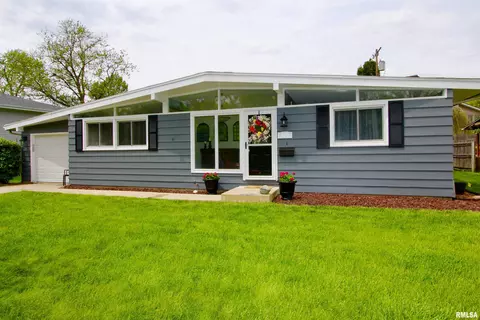 6537 N Ridgefield Ln, Peoria, IL 61614