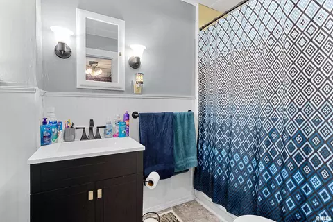 136 S 8th Ave, Canton, IL 61520 photo 21