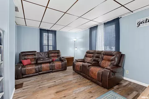 136 S 8th Ave, Canton, IL 61520 photo 15
