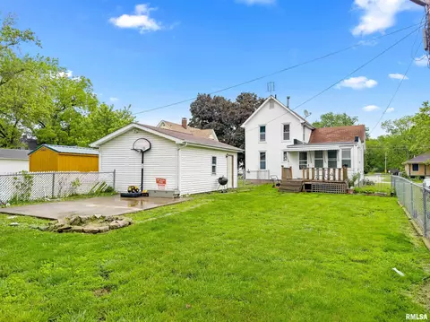 136 S 8th Ave, Canton, IL 61520 photo 5