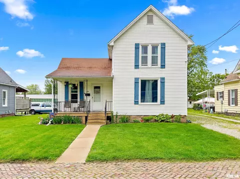 136 S 8th Ave, Canton, IL 61520