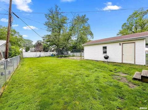 136 S 8th Ave, Canton, IL 61520 photo 9