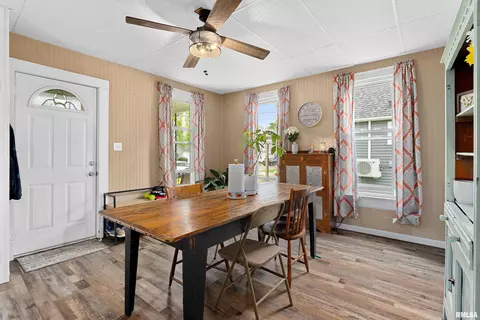 136 S 8th Ave, Canton, IL 61520 photo 2