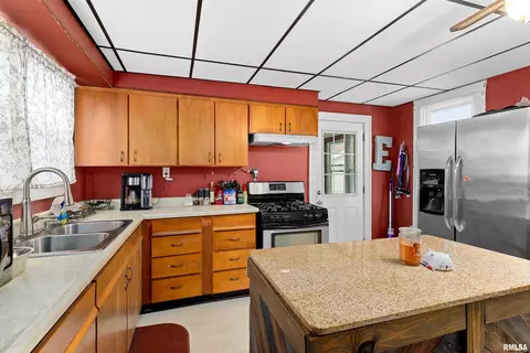 136 S 8th Ave, Canton, IL 61520 photo 18